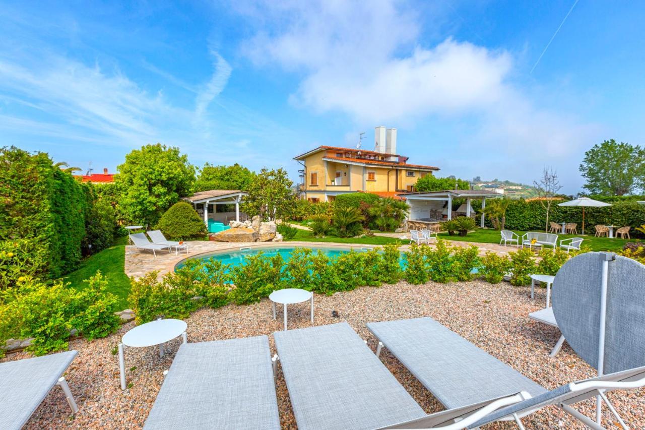 Amore Rentals - Resort Ravenna - The Villa マッサ・ルブレンセ エクステリア 写真